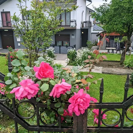 Hrastik Apartment *