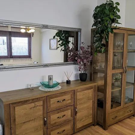 Hrastik Apartment *