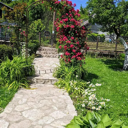 Hrastik 1 아파트 *