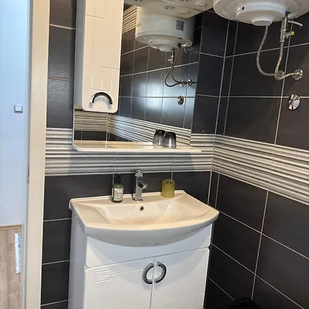 Apartman Hrastik 1 *